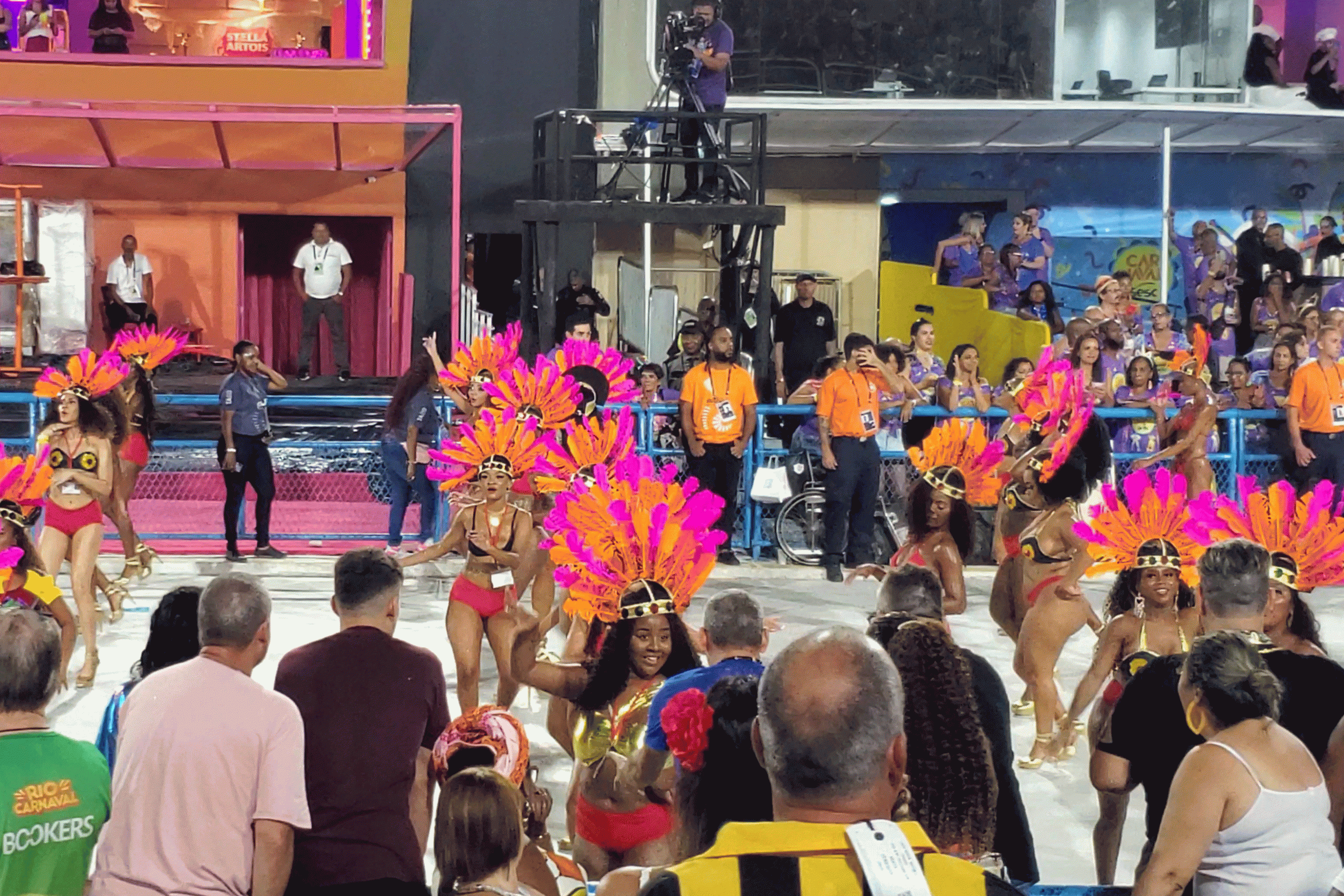Carnival in Rio: Samba & extravagance, the most famous of Brazil!